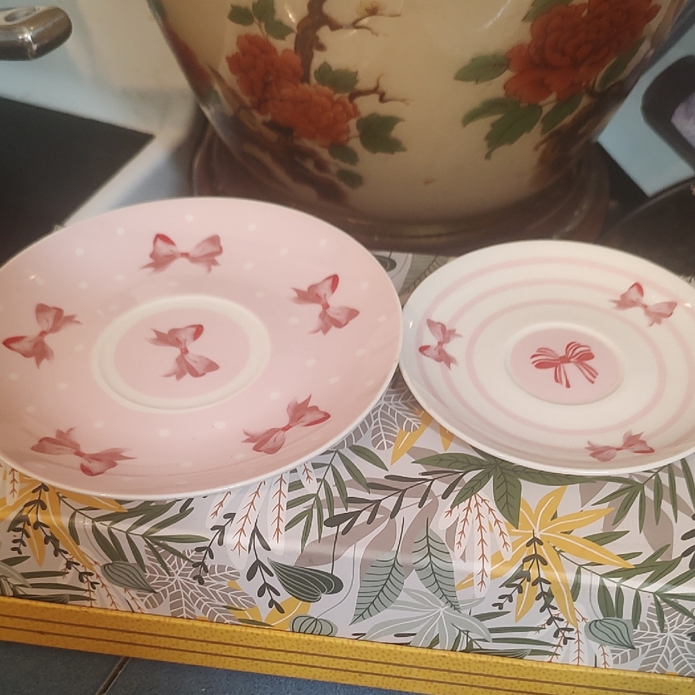 Harvest Green China Pink Bow Patterned Plate Set EC 2 Piece